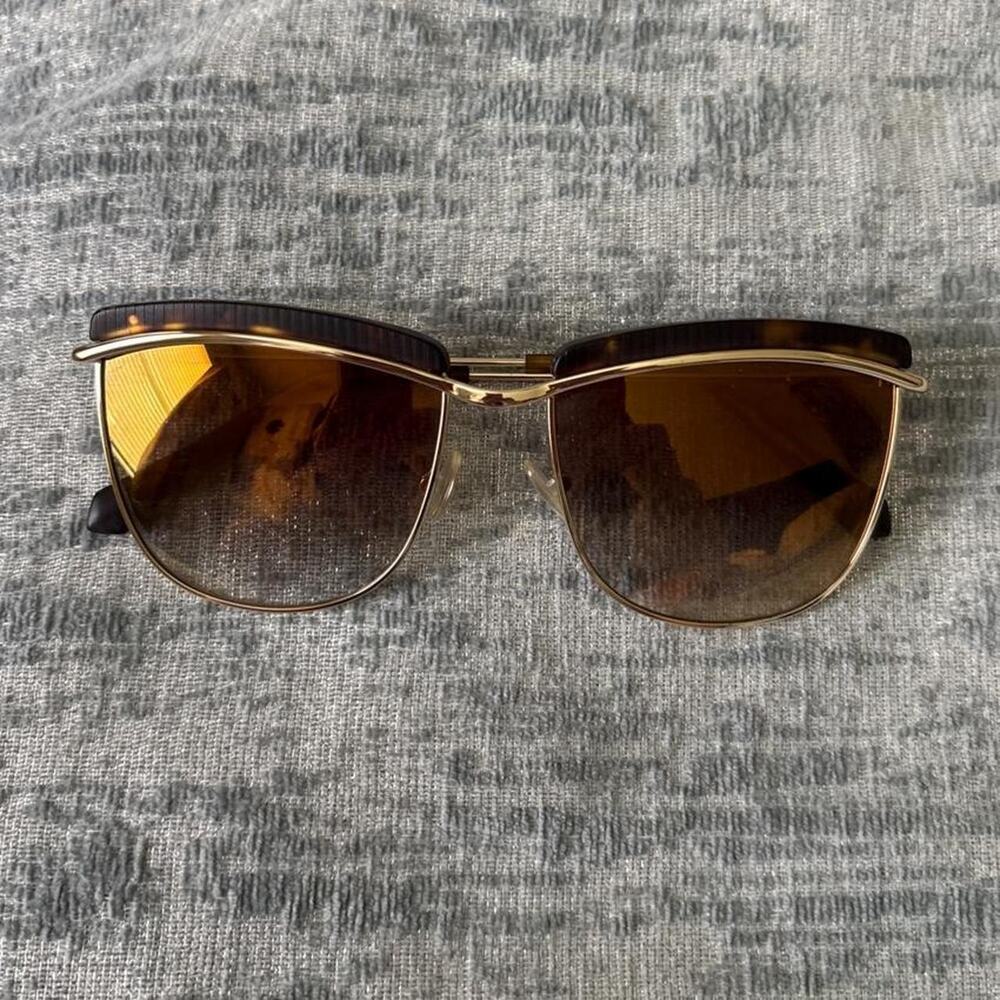 Brown tortoiseshell sunglasses with gold